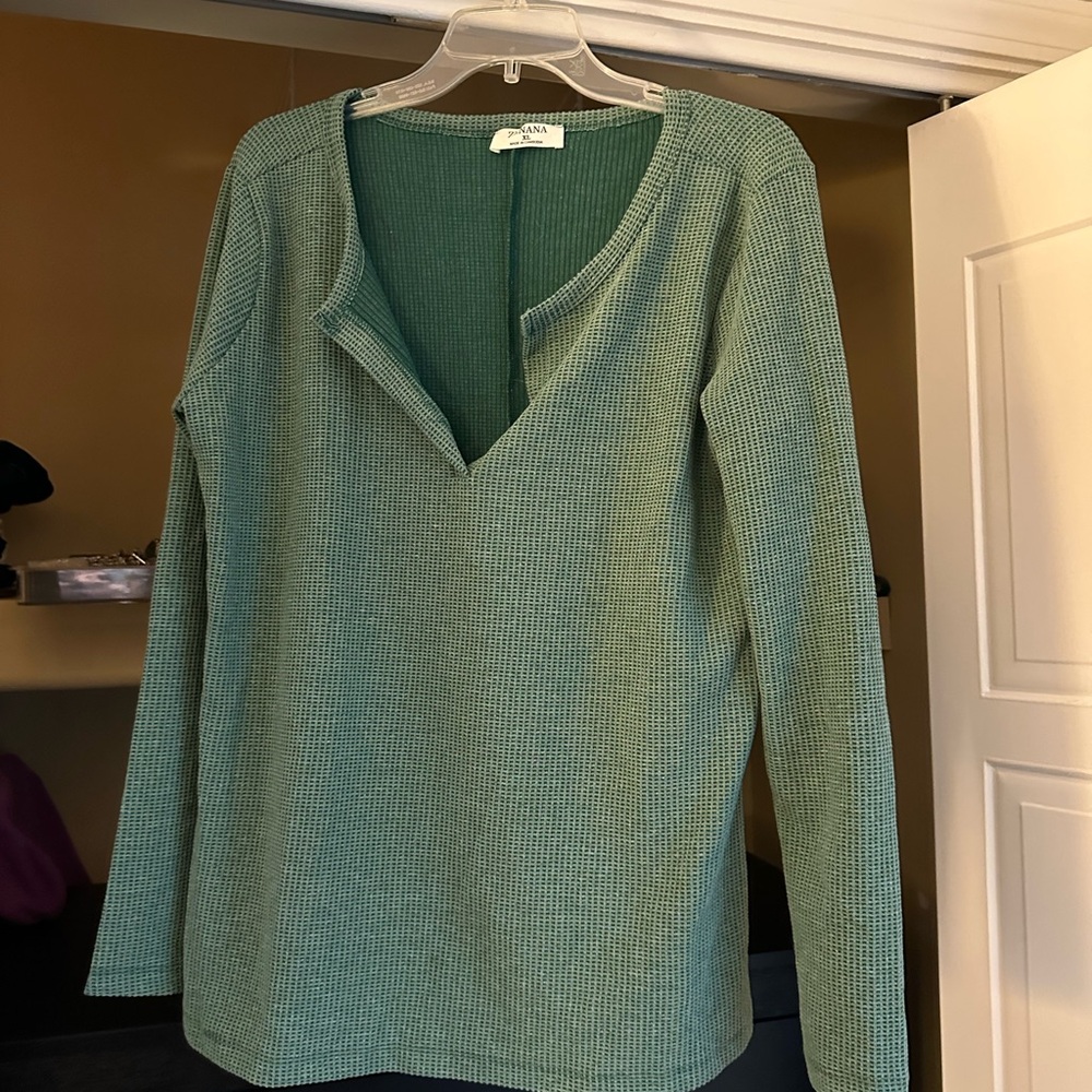 Zenana Outfitters Green Long Sleeve Top